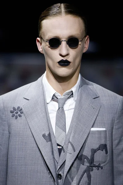 Look 48